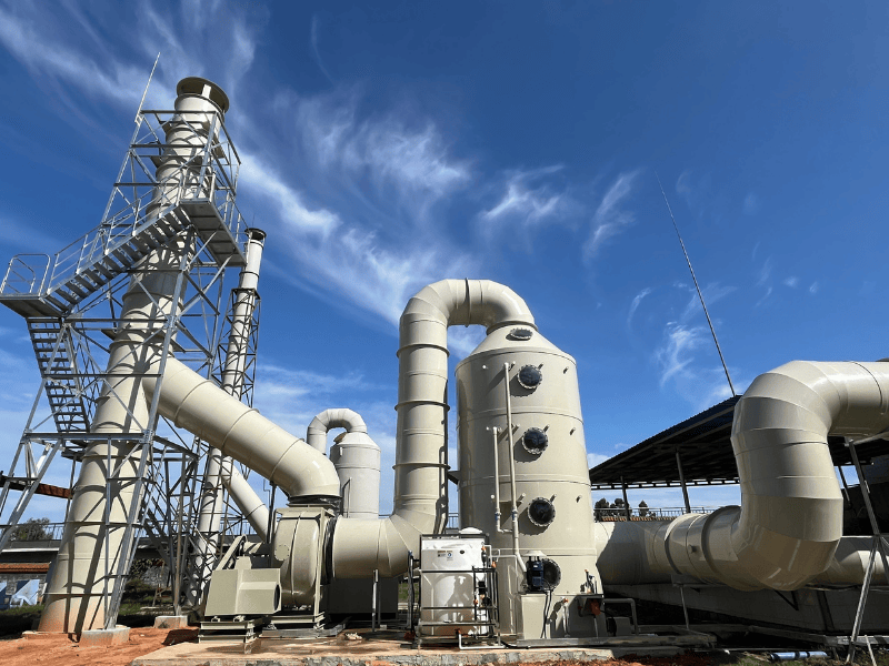 Industrial spray scrubbing tower